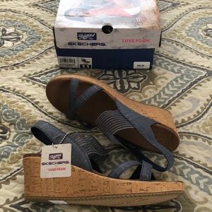 🌟NEW🌟 Sketchers Luxe Foam Wedges (size 11)